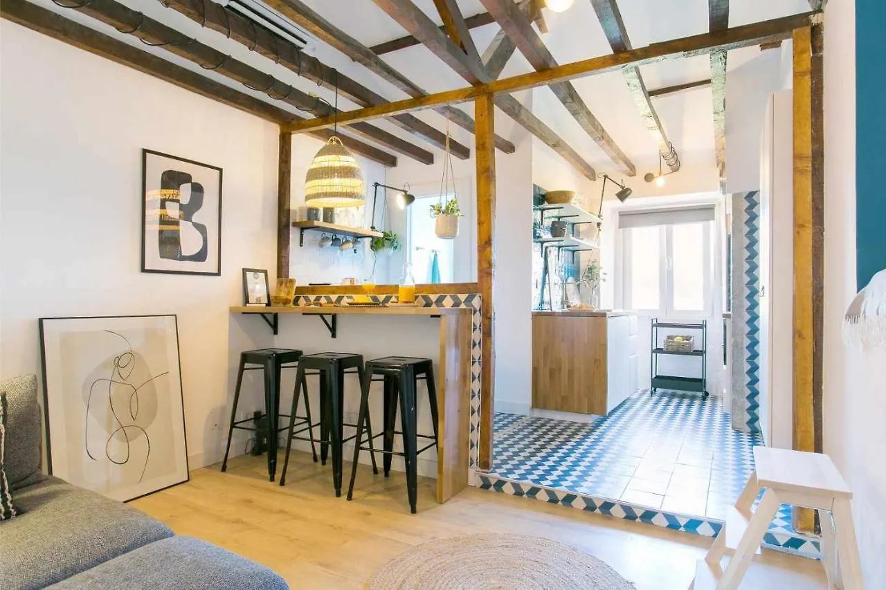 Cozy Blue Attic Lx Factory 1 De Maio Apartment Lisbon 0*,