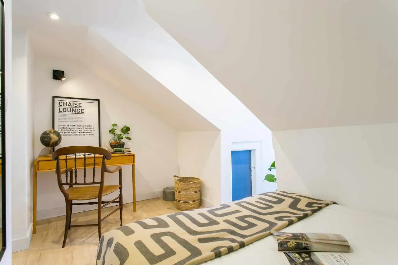 Cozy Blue Attic Lx Factory 1 De Maio Apartment Lisbon 0*,